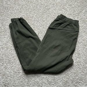 Lululemon Essential Affinity Mid Rise Jogger